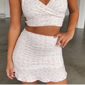 Tiger mist- Tigermist Bells floral skirt white and baby pink | size small